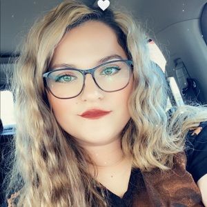 Meet your Posher, Whitney